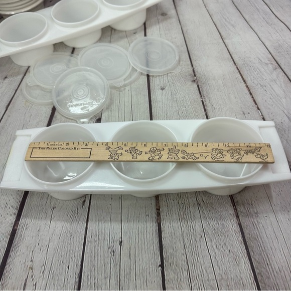 vintage tupperware planter tray/ condiment tray with seals food prep entertain - Picture 2 of 12